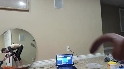 Snapshot of maxjr8008 chatting on December 28, 7:22 am maxjr8008 online show from December 28, 7:22 am