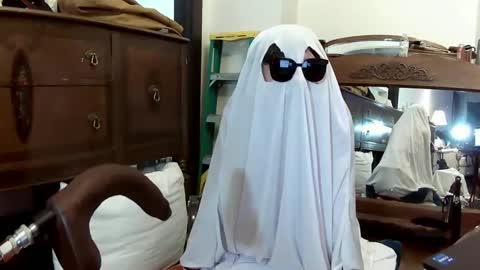 Snapshot of maxjr8008 chatting on October 30, 6:59 am maxjr8008 online show from October 30, 6:59 am