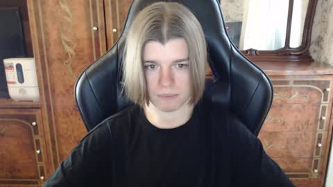 Snapshot of maxplay18 chatting on January 29, 10:05 am Max online show from January 29, 10:05 am