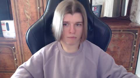 Snapshot of maxplay18 chatting on February 19, 3:49 pm Max online show from February 19, 3:49 pm