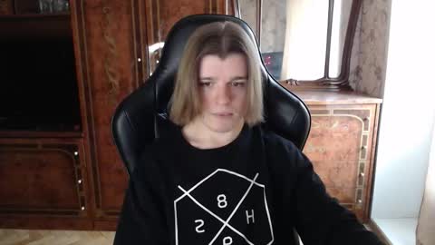 Snapshot of maxplay18 chatting on November 5, 11:54 am Max online show from November 5, 11:54 am