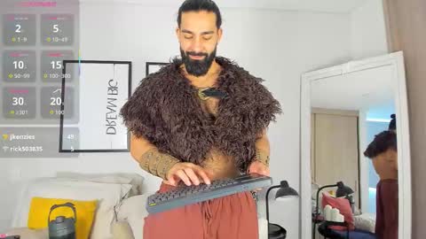 Max online show from October 31, 3:57 pm