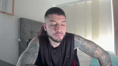 maxvibe_ online show from November 14, 9:13 pm