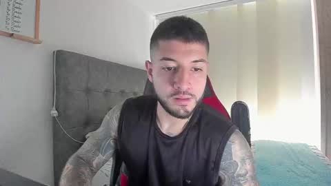 maxvibe_ online show from December 1, 3:39 pm