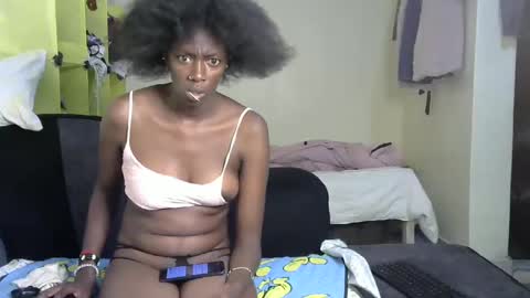 maxxinepetite online show from February 16, 11:26 pm