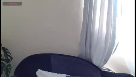 maxxinepetite online show from November 23, 10:15 am