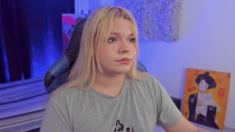 Snapshot of maxxxine_ chatting on December 31, 5:44 am Maxine Minx online show from December 31, 5:44 am