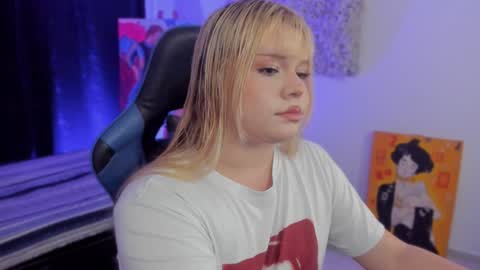 Snapshot of maxxxine_ chatting on December 31, 10:56 pm Maxine Minx online show from December 31, 10:56 pm