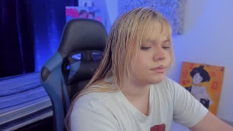 Snapshot of maxxxine_ chatting on January 6, 12:48 am Maxine Minx online show from January 6, 12:48 am