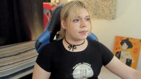 Snapshot of maxxxine_ chatting on January 9, 6:27 am Maxine Minx online show from January 9, 6:27 am