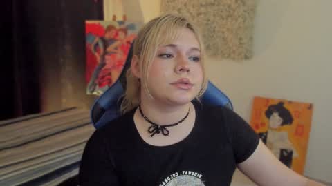 Snapshot of maxxxine_ chatting on January 9, 9:37 am Maxine Minx online show from January 9, 9:37 am