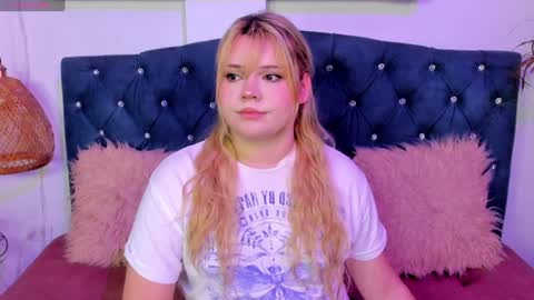 Snapshot of maxxxine_ chatting on January 26, 5:23 am Maxine Minx online show from January 26, 5:23 am