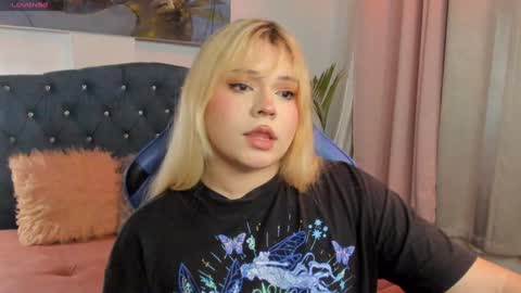 Snapshot of maxxxine_ chatting on January 29, 2:30 am Maxine Minx online show from January 29, 2:30 am