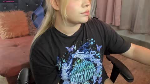 Snapshot of maxxxine_ chatting on January 29, 5:40 am Maxine Minx online show from January 29, 5:40 am