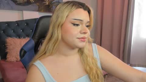 Snapshot of maxxxine_ chatting on March 6, 1:24 pm Maxine Minx online show from March 6, 1:24 pm