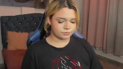 Snapshot of maxxxine_ chatting on March 11, 11:23 am Maxine Minx online show from March 11, 11:23 am