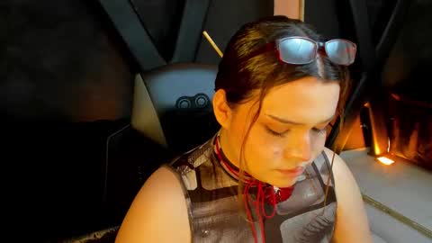 Snapshot of maxxxine_ chatting on September 23, 9:29 pm Maxine Minx online show from September 23, 9:29 pm