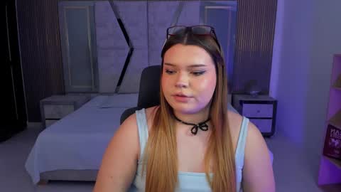 Snapshot of maxxxine_ chatting on October 10, 3:33 pm Maxine Minx online show from October 10, 3:33 pm