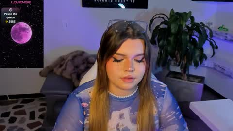 Snapshot of maxxxine_ chatting on November 15, 11:21 pm Maxine Minx online show from November 15, 11:21 pm