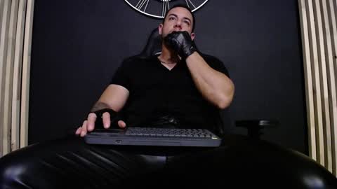 Snapshot of maxxxpowerful chatting on January 24, 2:49 am maxxxpowerful online show from January 24, 2:49 am