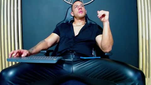 Snapshot of maxxxpowerful chatting on March 6, 2:41 am maxxxpowerful online show from March 6, 2:41 am