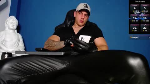 Snapshot of maxxxpowerful chatting on October 24, 3:47 am maxxxpowerful online show from October 24, 3:47 am