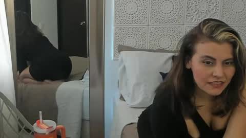 Snapshot of maxzy_star chatting on December 6, 9:02 pm Victoria online show from December 6, 9:02 pm