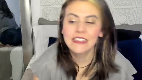 Snapshot of maxzy_star chatting on December 14, 12:44 am Victoria online show from December 14, 12:44 am