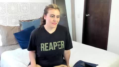 Snapshot of maxzy_star chatting on December 23, 2:50 pm Victoria online show from December 23, 2:50 pm