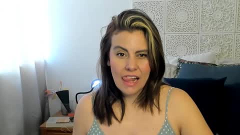 Snapshot of maxzy_star chatting on December 28, 3:26 pm Victoria online show from December 28, 3:26 pm