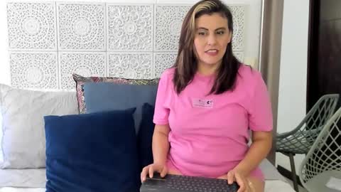 Snapshot of maxzy_star chatting on February 5, 8:25 pm Victoria online show from February 5, 8:25 pm