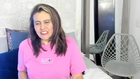 Snapshot of maxzy_star chatting on February 6, 3:06 am Victoria online show from February 6, 3:06 am