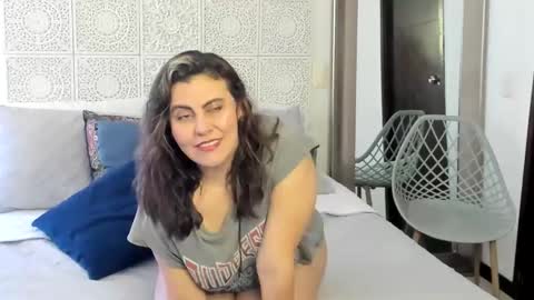 Snapshot of maxzy_star chatting on February 21, 9:22 pm Victoria online show from February 21, 9:22 pm