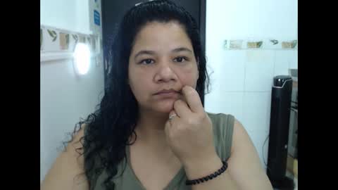 Snapshot of may_fk chatting on November 4, 5:17 am may_fk online show from November 4, 5:17 am