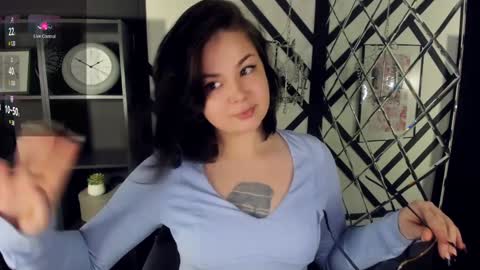 Snapshot of maya_muse chatting on December 13, 1:55 pm Woman online show from December 13, 1:55 pm