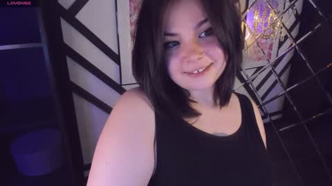 Snapshot of maya_muse chatting on January 17, 9:49 am Woman online show from January 17, 9:49 am