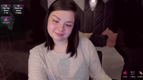 Snapshot of maya_muse chatting on March 5, 6:12 pm Woman online show from March 5, 6:12 pm