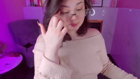 Snapshot of maya_muse chatting on March 12, 5:07 pm Woman online show from March 12, 5:07 pm