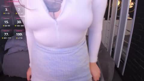 Snapshot of maya_muse chatting on November 16, 2:22 pm Woman online show from November 16, 2:22 pm