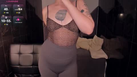 Snapshot of maya_muse chatting on November 26, 2:18 pm Woman online show from November 26, 2:18 pm