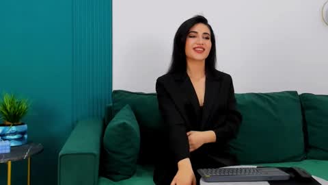 Maya online show from February 21, 2:27 pm