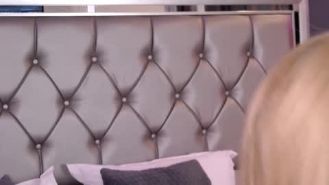 Maya online show from November 28, 11:57 am