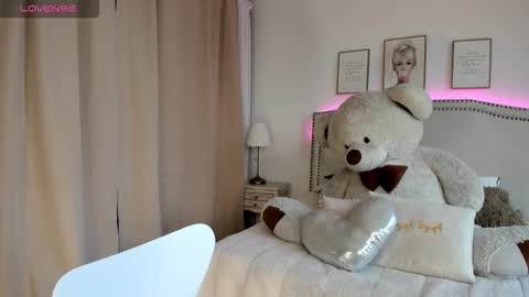 Mayajhons online show from November 12, 11:54 am