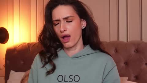 MayaVixxen online show from March 2, 9:53 am