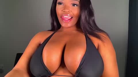 MayBabi online show from January 2, 2:13 pm