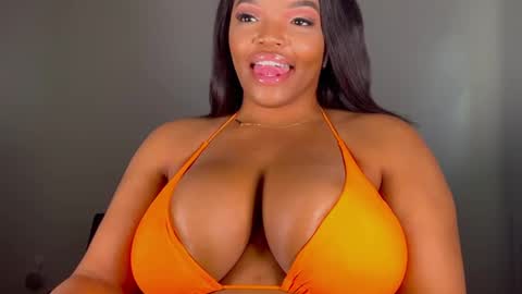 MayBabi online show from January 31, 2:49 pm