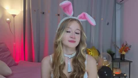 Alice online show from October 31, 3:13 pm