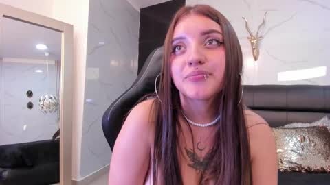 Maylin online show from December 17, 6:56 am