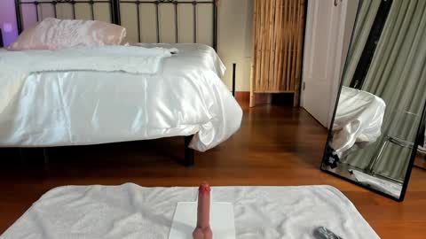 Snapshot of mazeekiin chatting on January 23, 8:24 pm Maze online show from January 23, 8:24 pm