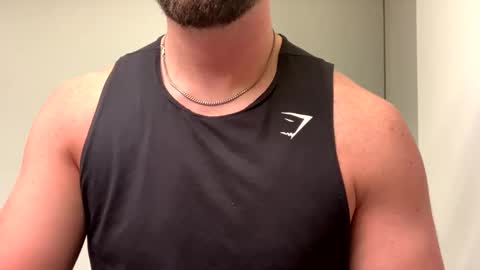 Snapshot of mcr8080 chatting on January 13, 6:06 am mcr8080 online show from January 13, 6:06 am